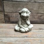 Goblin I - betonnen tuinbeeld