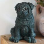 Zittende mops hond - Decoratief figuur